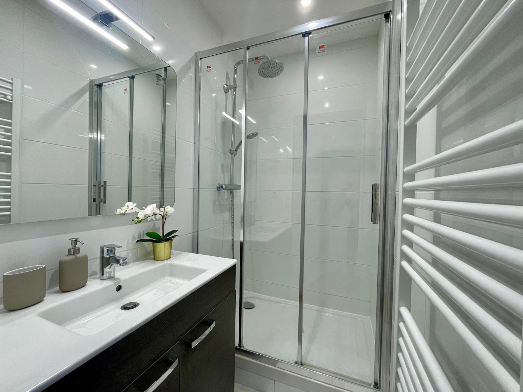 Bngo I Le Spacieux I 3 Chambres, 2 Salles De Bain, Parking Prive Gratuit, 8 Personnes, Vieux Lyon Hypercentre Eksteriør billede